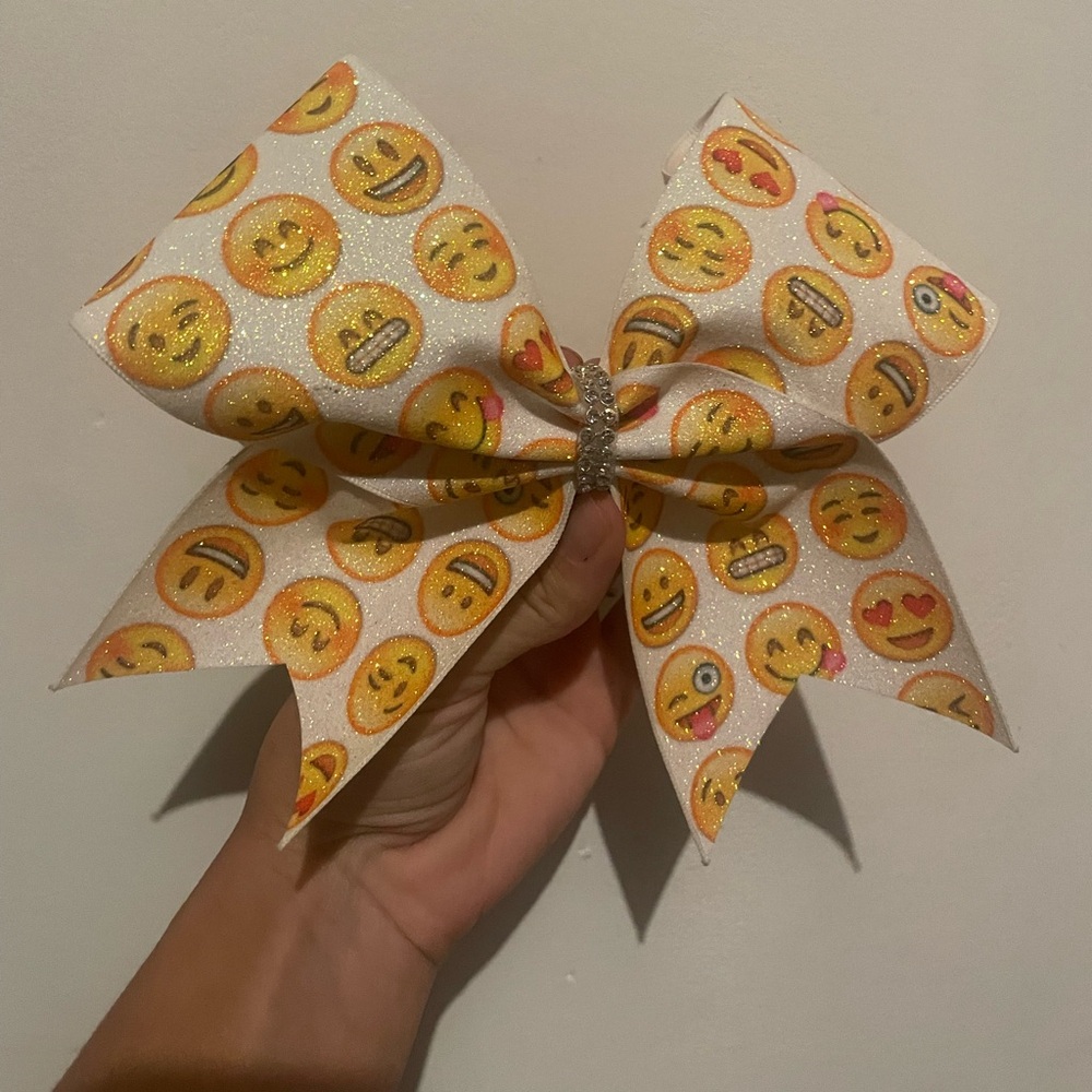 Emoji Cheerleading Bow‎